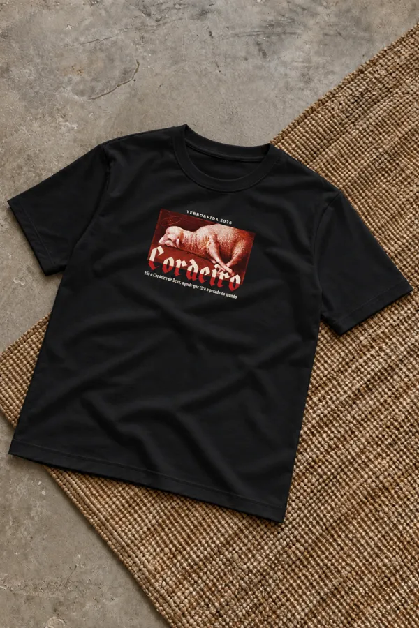 Camiseta Básica Regular Eis o Cordeiro De Deus